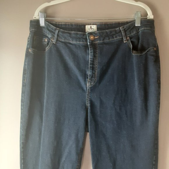 DC Jeans, Dark Wash, Straight Leg, Mid-Rise, Cropped. Size 20 - Picture 2 of 11